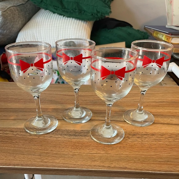 MCM Barware. Set of 4 wine glasses. EUC! - Picture 3 of 8